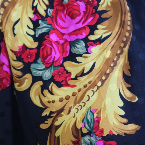 Vintage Beautiful 1980s Black Silk Floral Blouse - Picture 6 of 6